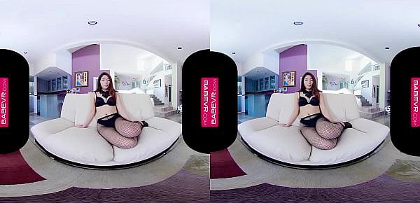  Stunning Melody Wylde Penetrates her Pussy deep in VR!